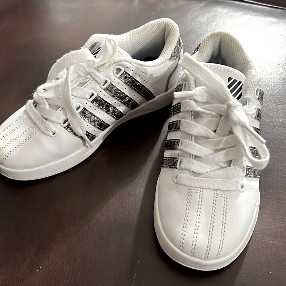 White Kids k-Swiss Tennis Shoes